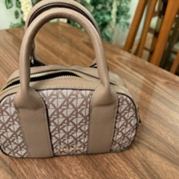 Anne Klein Handbag - Picture 2 of 5